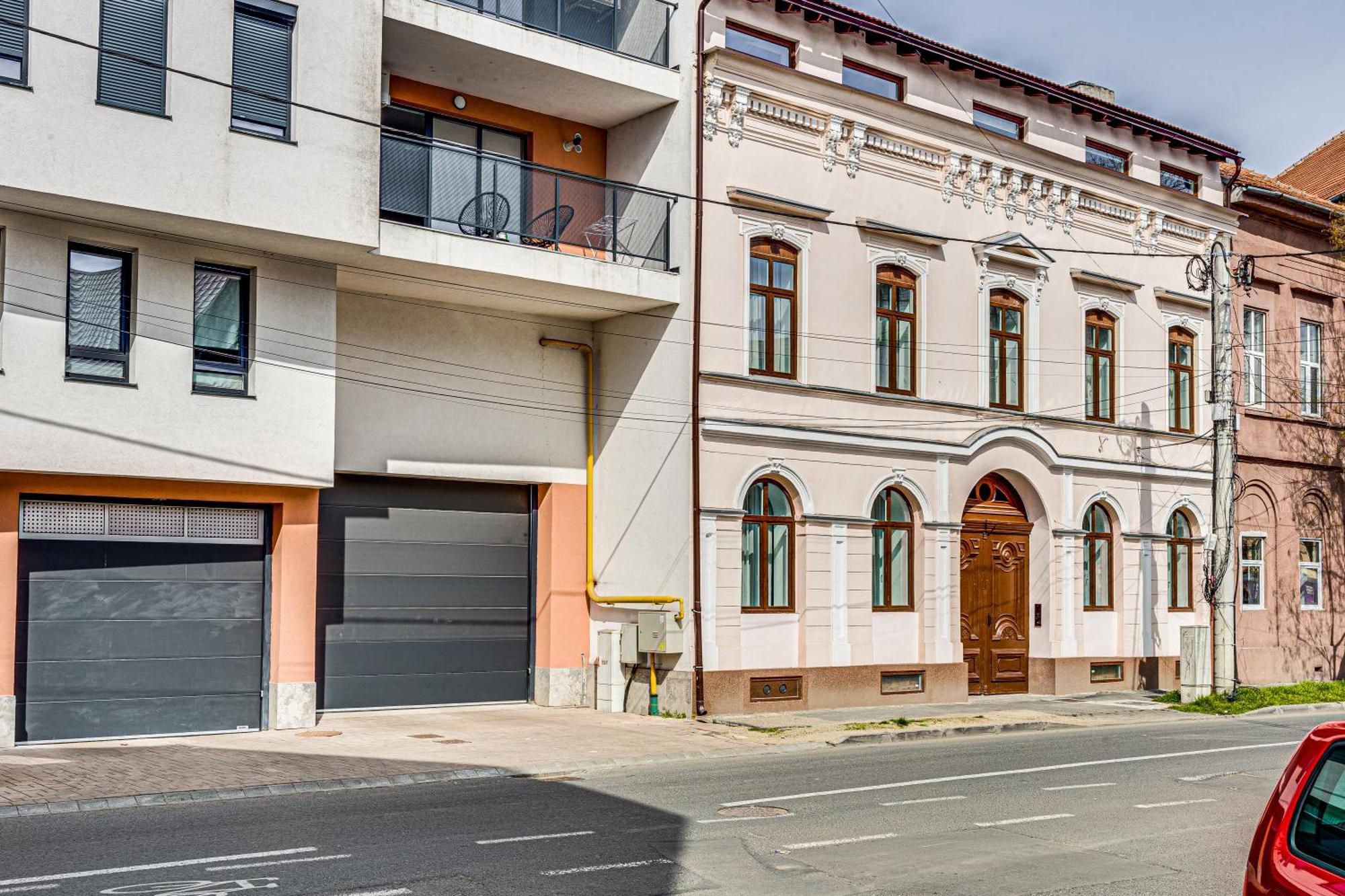 Ari Central Grand Apartments - Luxurious Stay Arad Eksteriør billede