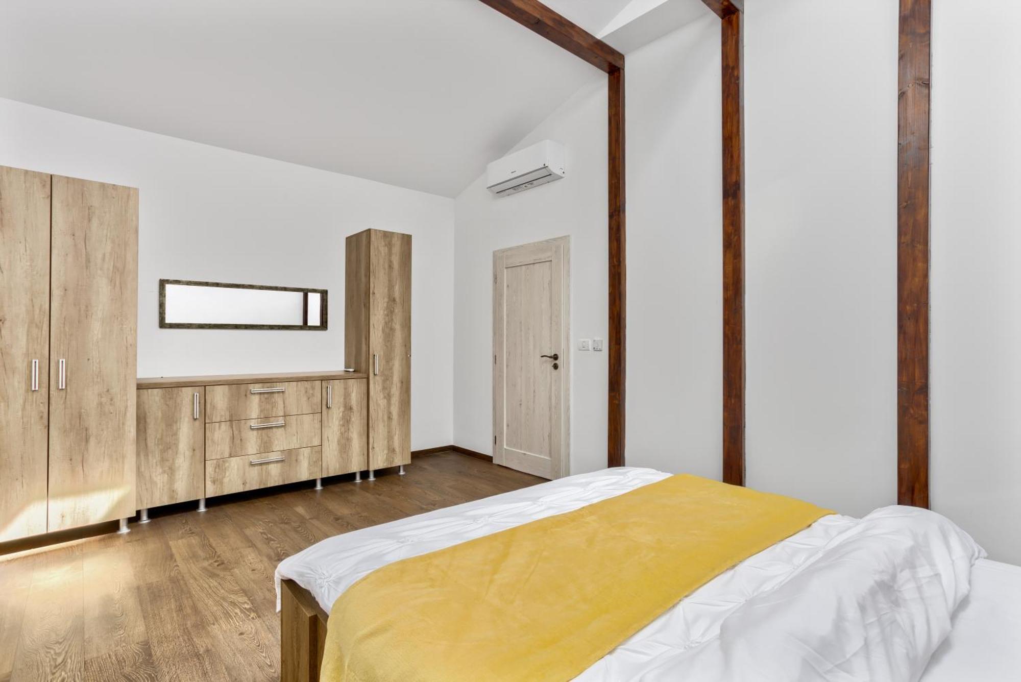 Ari Central Grand Apartments - Luxurious Stay Arad Eksteriør billede