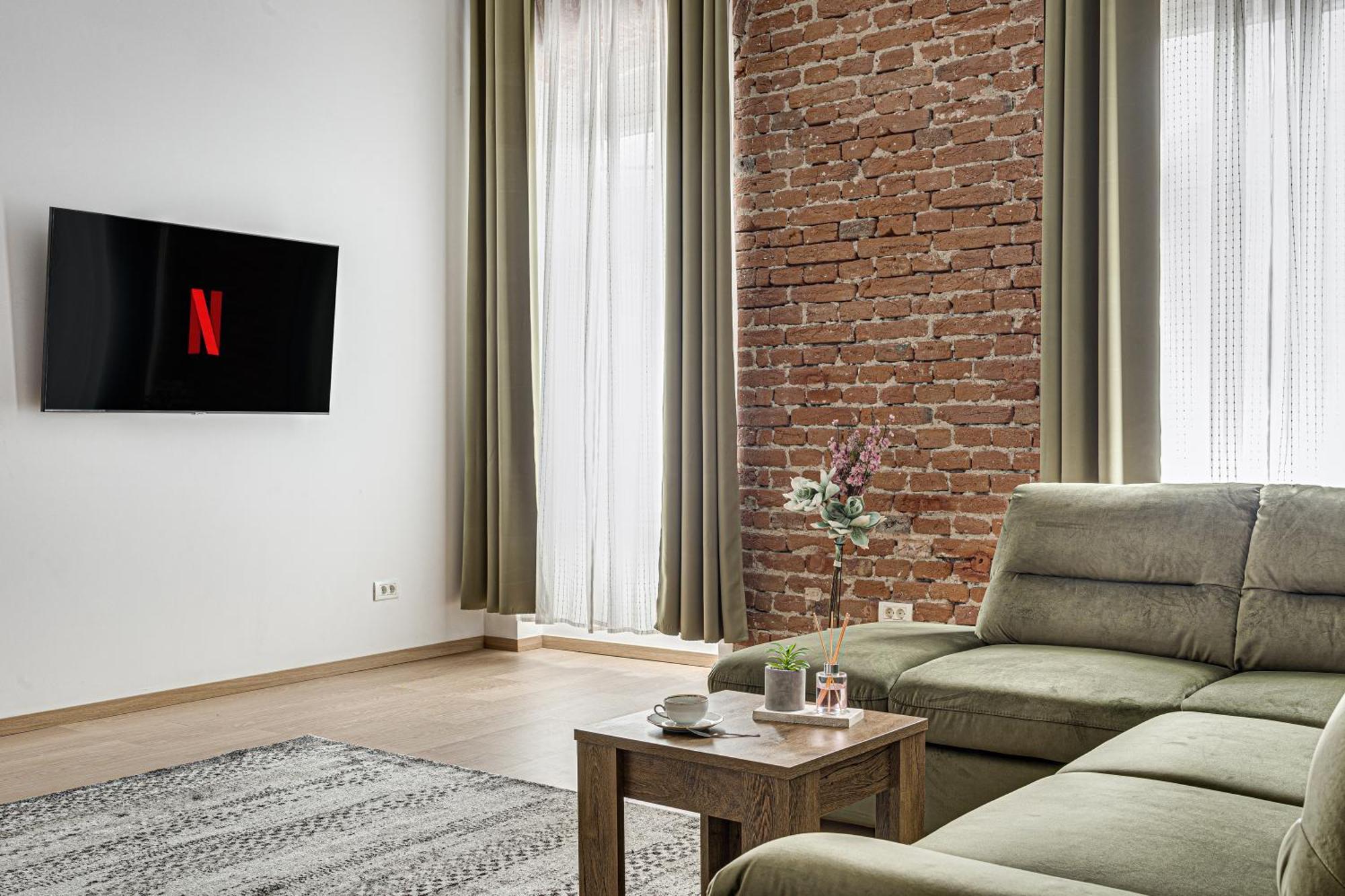 Ari Central Grand Apartments - Luxurious Stay Arad Eksteriør billede