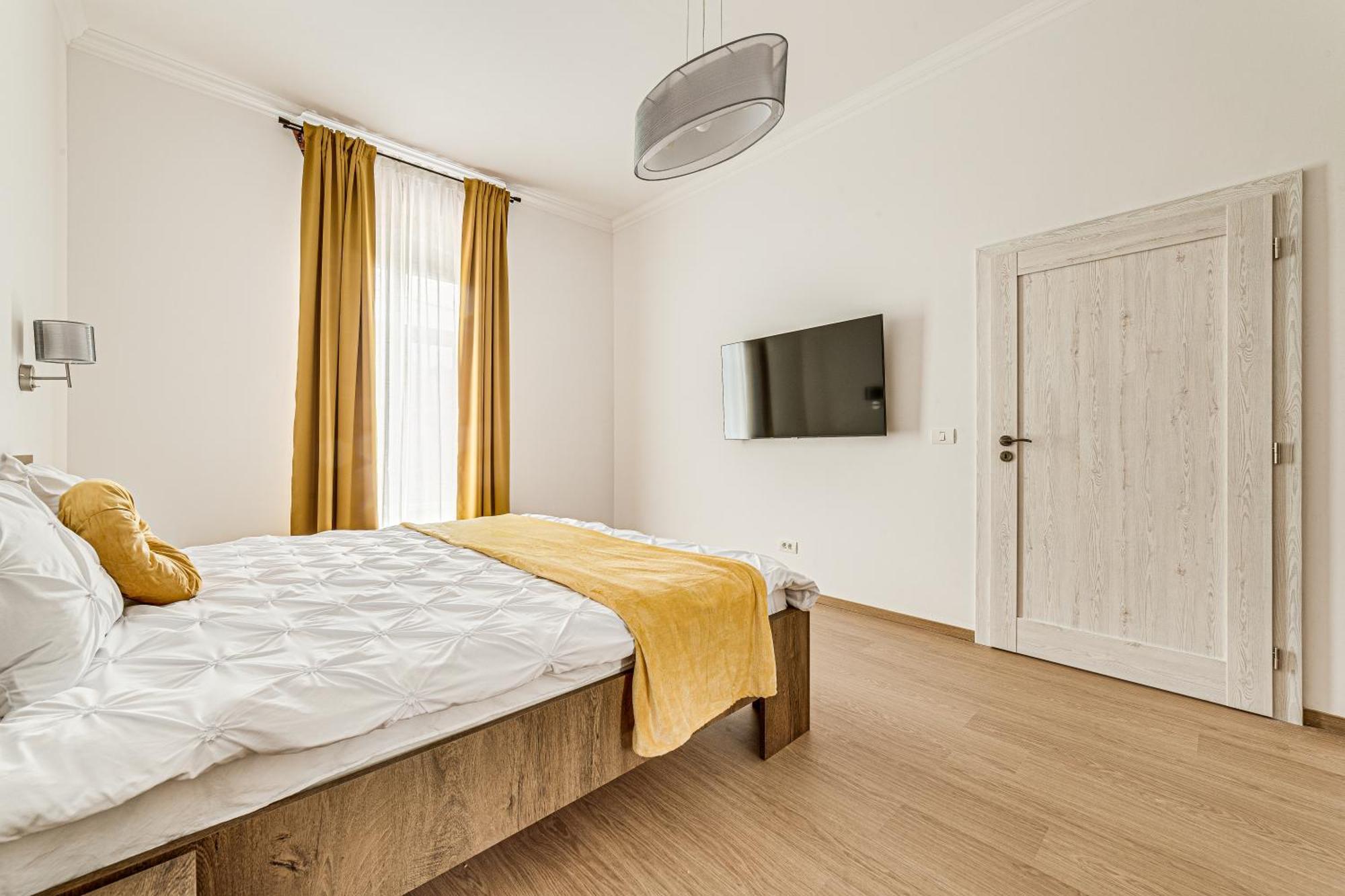 Ari Central Grand Apartments - Luxurious Stay Arad Eksteriør billede
